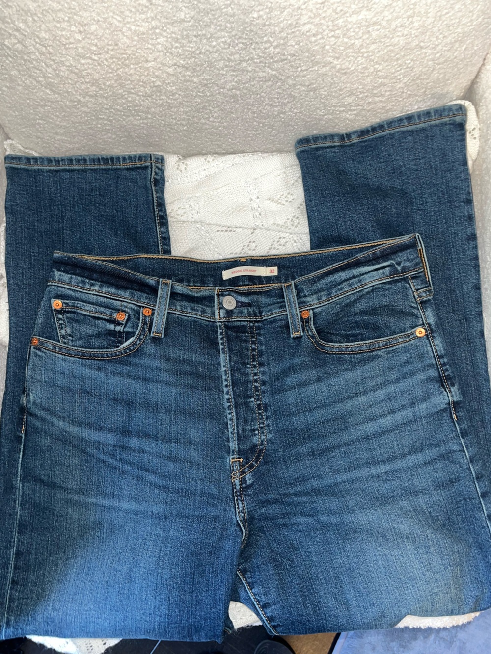 Levi’s Wedgie straight jeans size 32